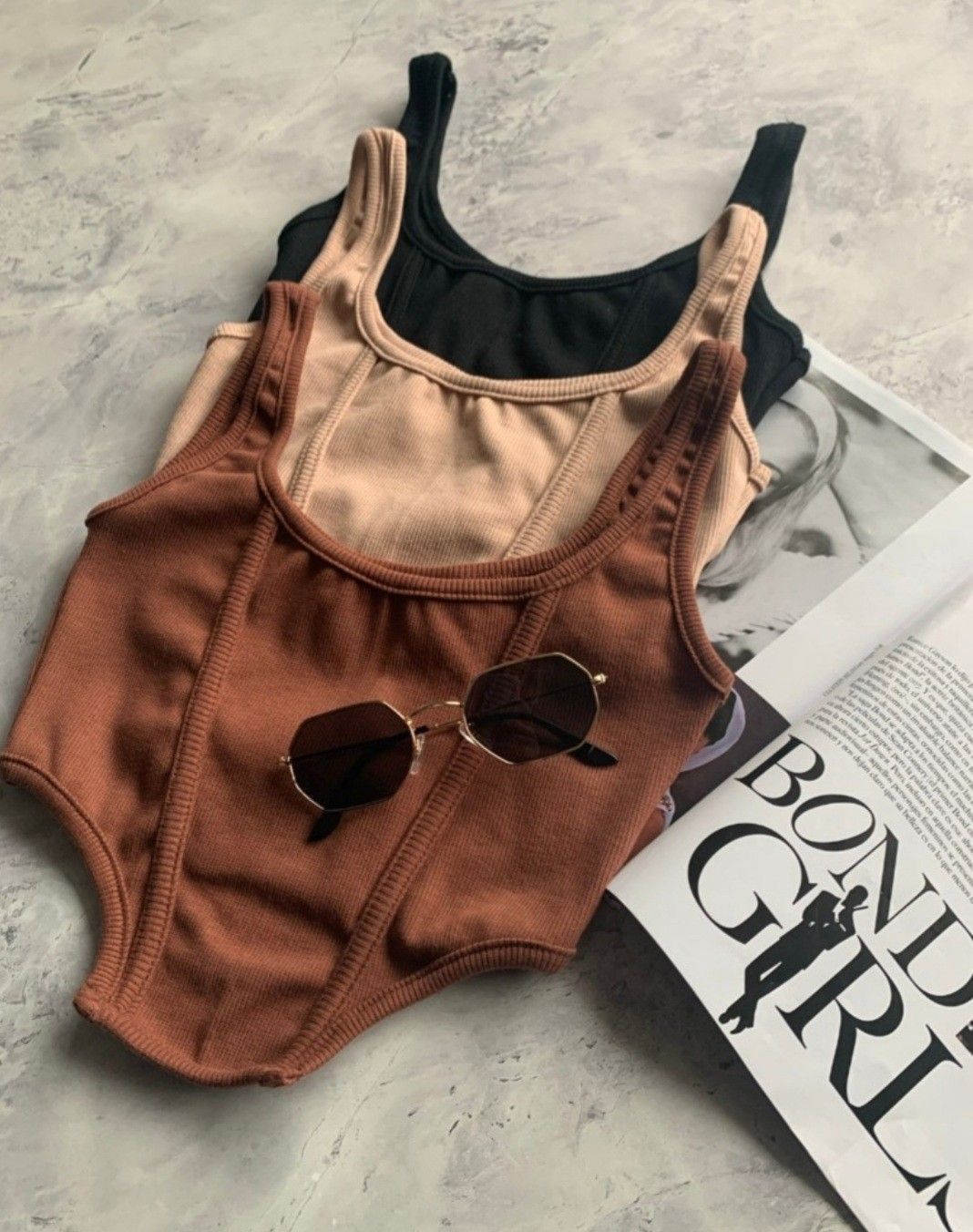 Set femenino: top asimétrico + short falda (Copia)